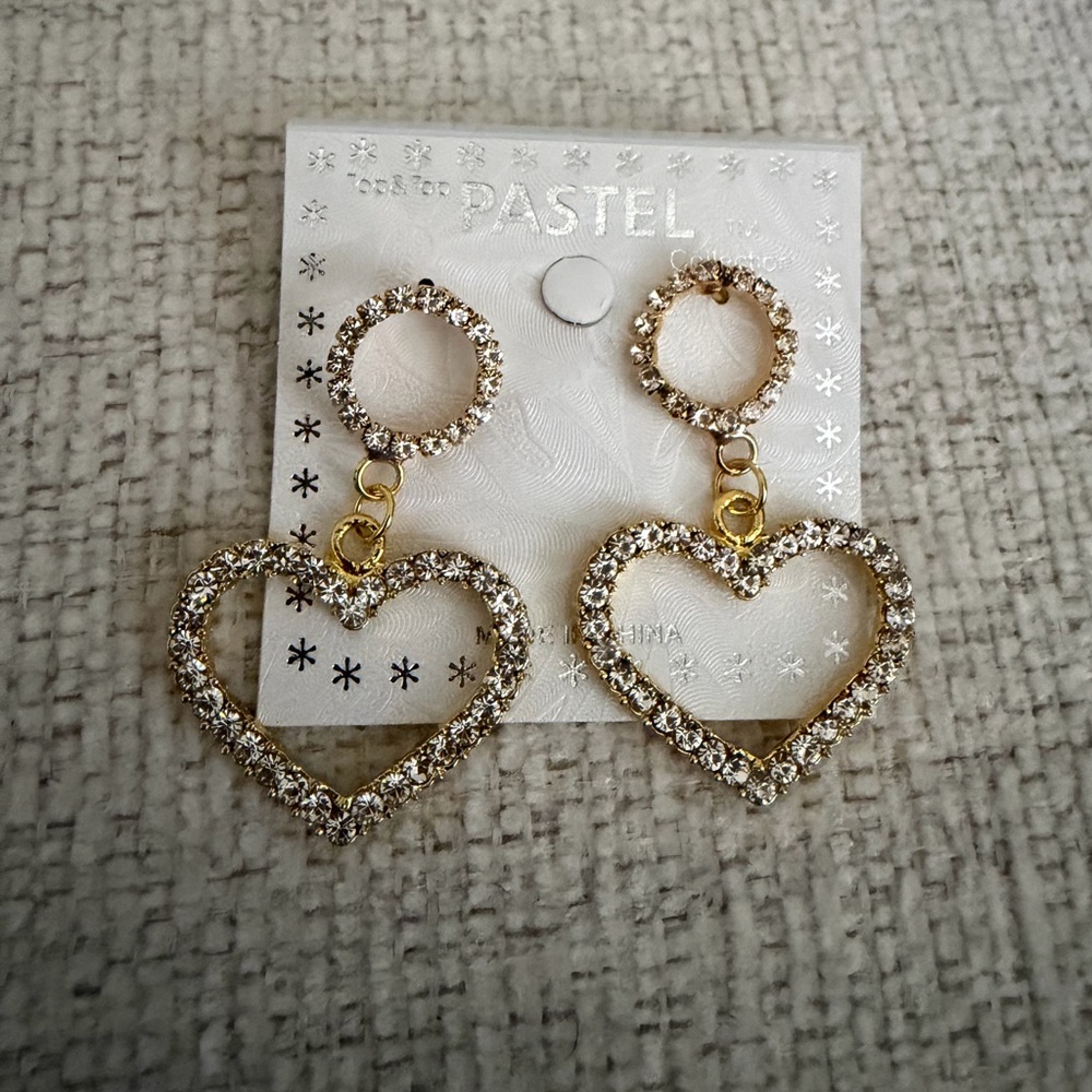 Listing — Rhinestone Heart Dangle Earrings (Gold Tone) – NWT